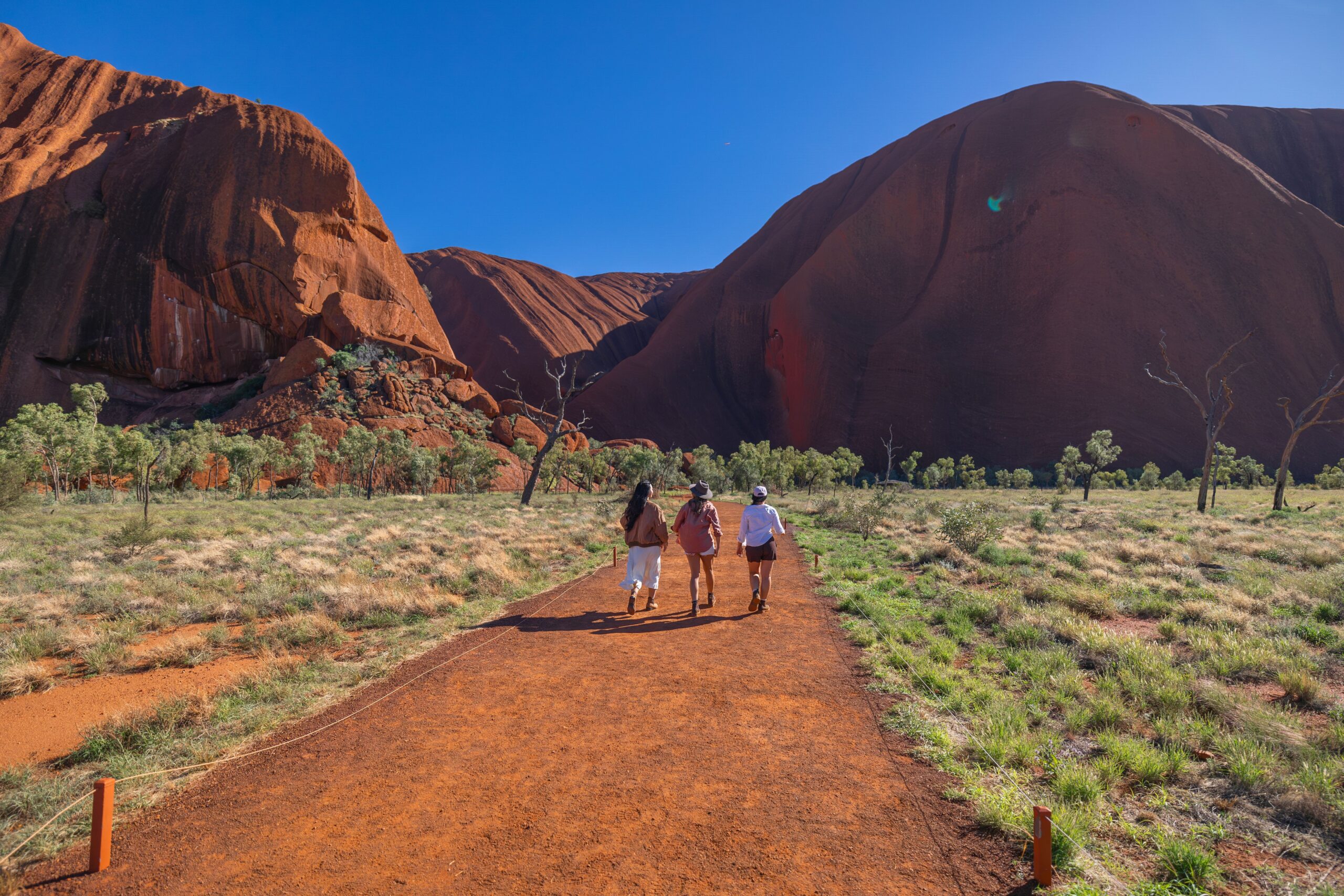 Base walk, Uluru - Credit Tourism NT
