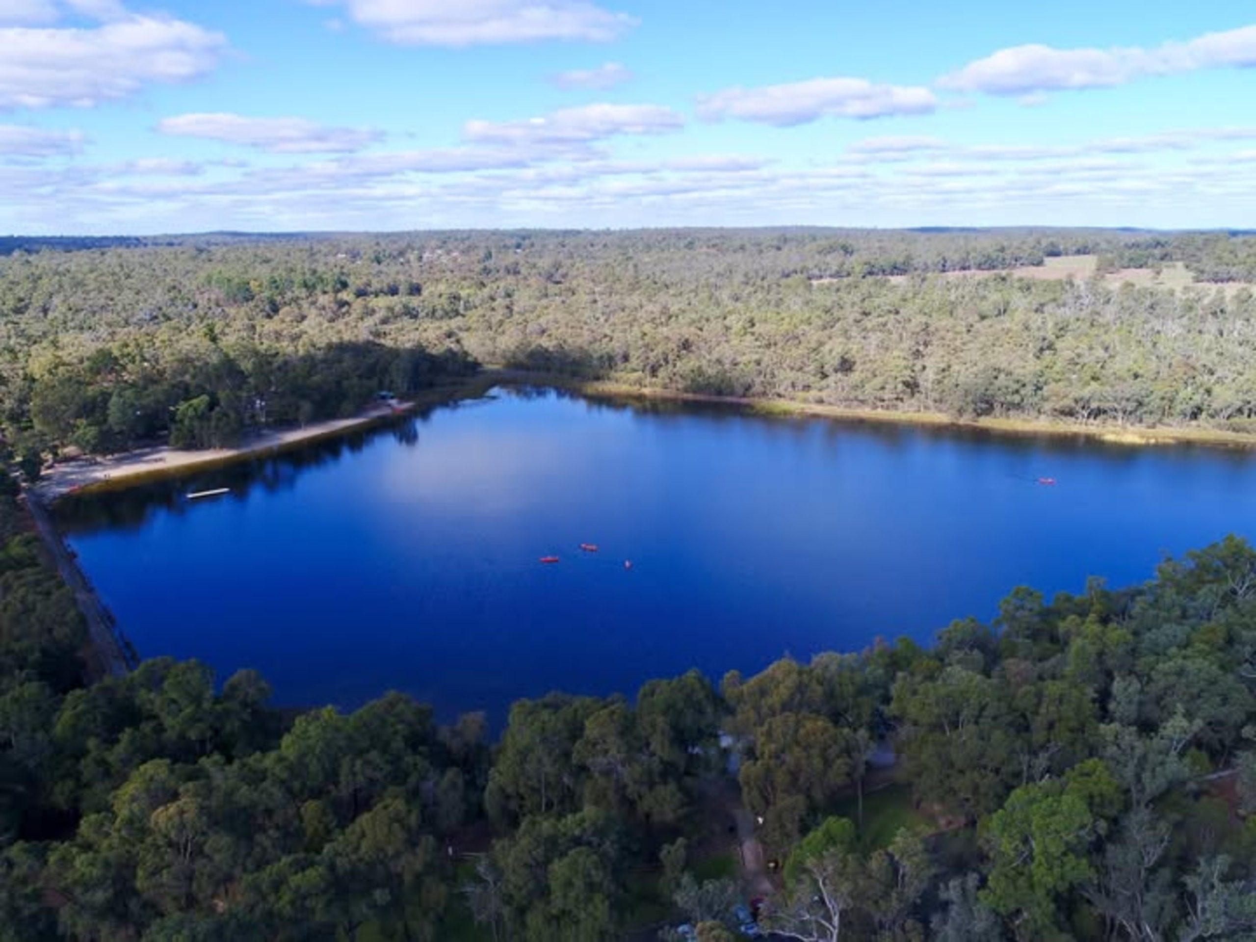 Lake Leschenaultia